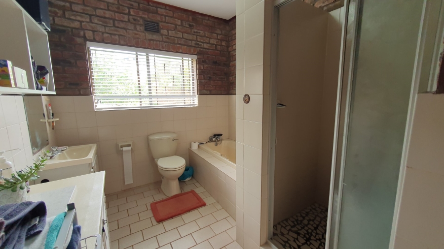 5 Bedroom Property for Sale in Dana Bay Western Cape